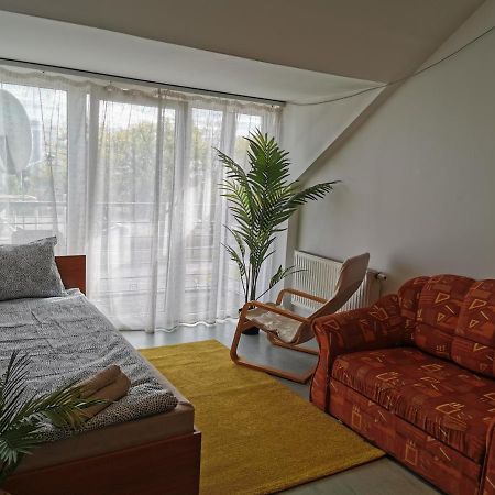 Hid Ifjusagi Szallo Hostel Dunaujvaros Ngoại thất bức ảnh