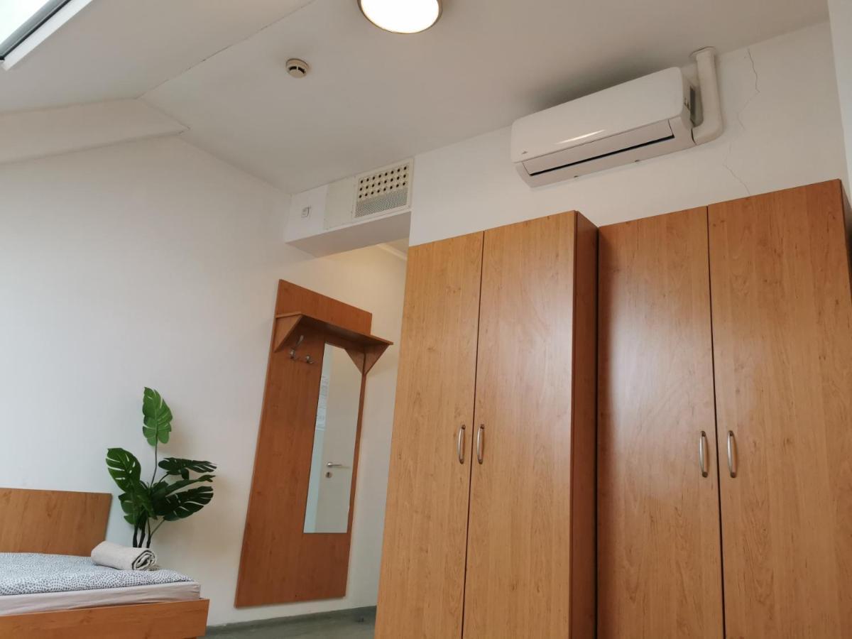Hid Ifjusagi Szallo Hostel Dunaujvaros Ngoại thất bức ảnh