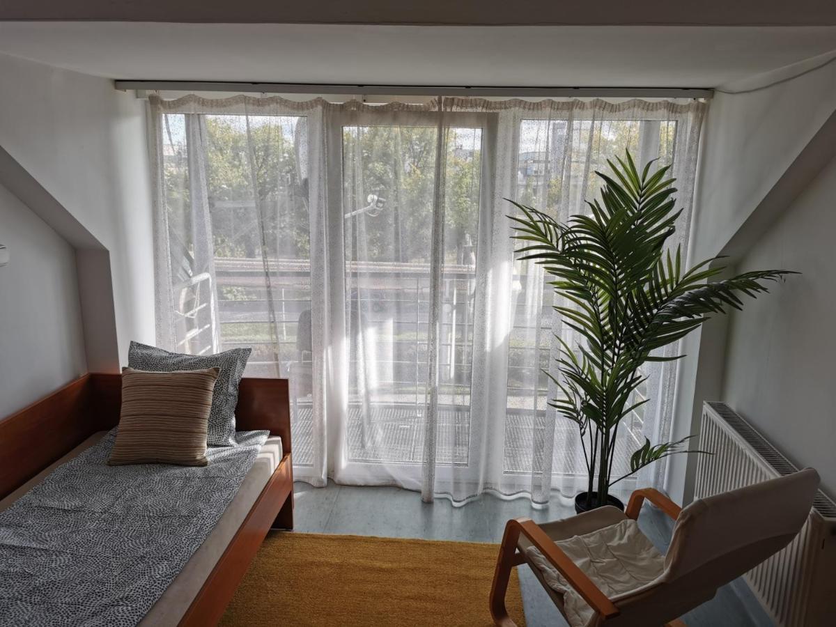 Hid Ifjusagi Szallo Hostel Dunaujvaros Ngoại thất bức ảnh