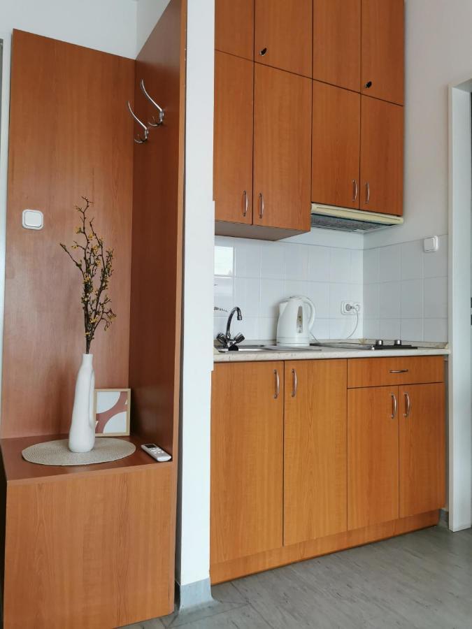 Hid Ifjusagi Szallo Hostel Dunaujvaros Ngoại thất bức ảnh