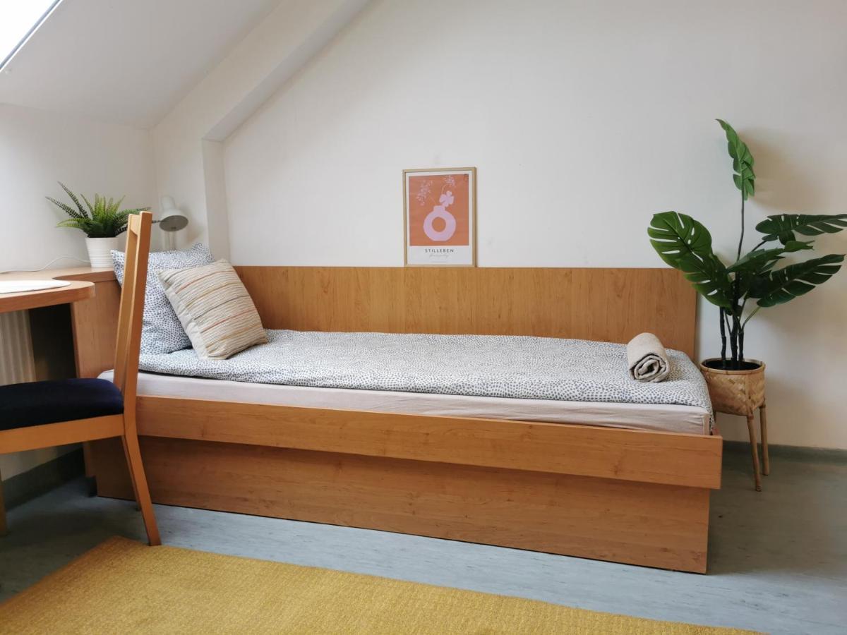 Hid Ifjusagi Szallo Hostel Dunaujvaros Ngoại thất bức ảnh